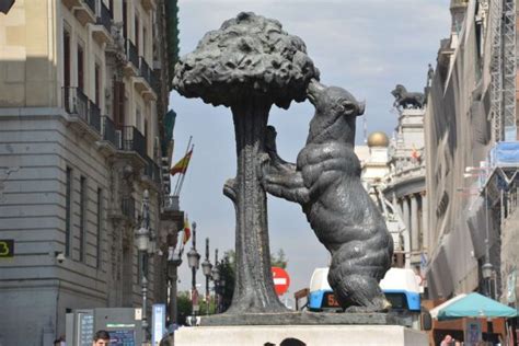 hay osos en madrid|Por qué el escudo de Madrid tiene un oso: esta es la historia que。